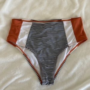 NWOT Women's high waisted bikini bottom